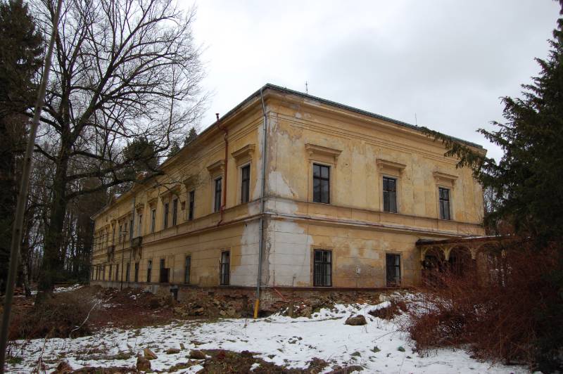 Ratměřice, areál zámku - zámek čp. 1P
